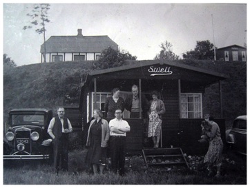 VED STRANDEN 12 - LYSTRUP STRAND, familien Kristensen ved Swell i 1940erne.jpg VED STRANDEN 12 - LYSTRUP STRAND, familien Kristensen ved Swell i 1940erne.jpg